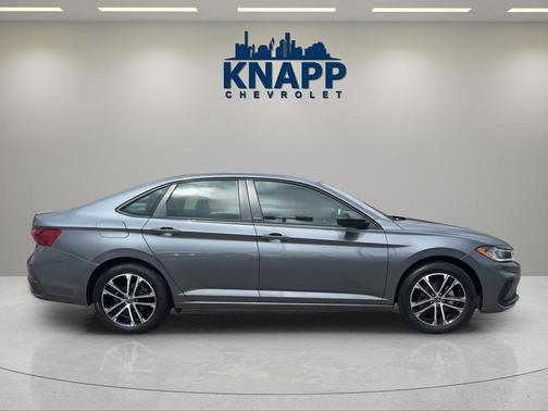 Platinum Gray Metallic 2025 Volkswagen Jetta 1.5T Sport