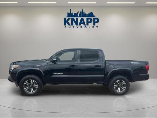 Midnight Black Metallic 2019 Toyota Tacoma TRD Sport