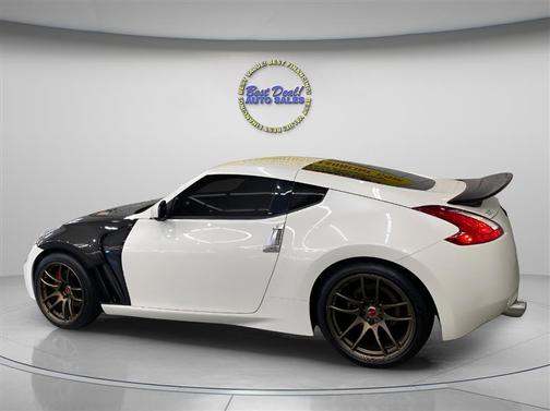 Pearl White 2017 Nissan 370Z Touring