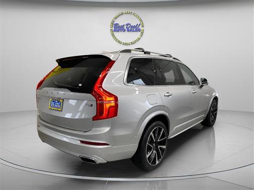 2018 Volvo XC90 T6 Momentum