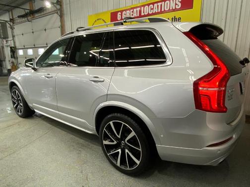 2018 Volvo XC90 T6 Momentum
