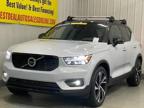 2021 Volvo XC40 T5 R-Design
