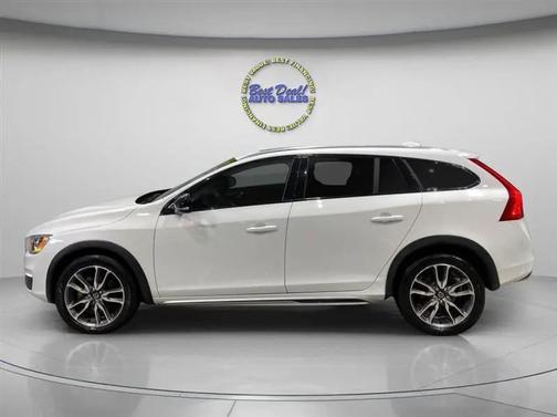 2015 Volvo V60 Cross Country T5