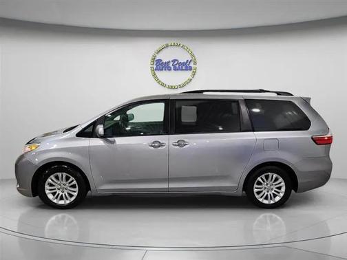 2017 Toyota Sienna XLE