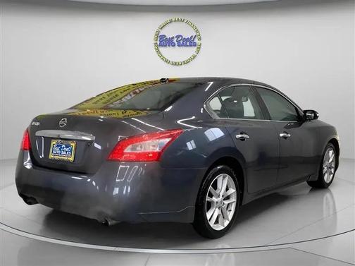 2010 Nissan Maxima SV