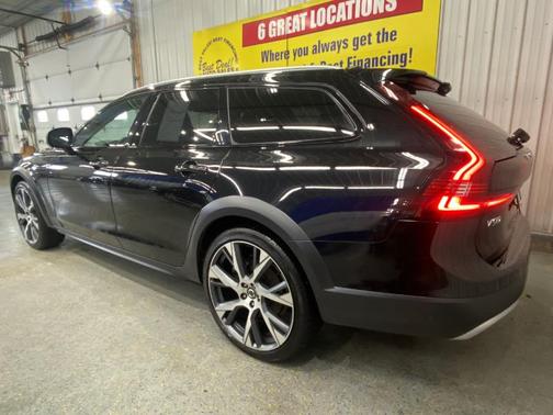 2022 Volvo V90 Cross Country T5 Inscription
