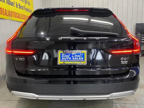 2022 Volvo V90 Cross Country T5 Inscription