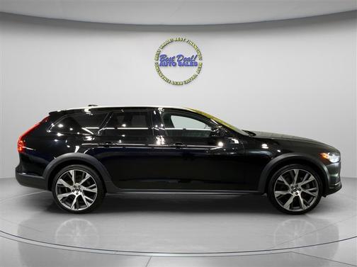 2022 Volvo V90 Cross Country T5 Inscription