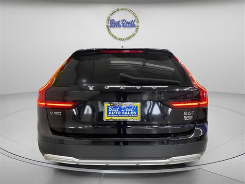 2022 Volvo V90 Cross Country T5 Inscription
