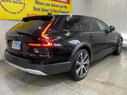 2022 Volvo V90 Cross Country T5 Inscription