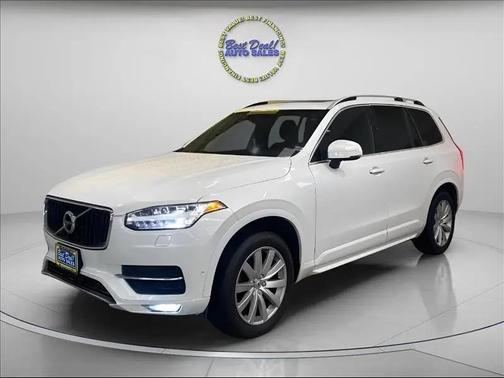 2017 Volvo XC90 T6 Momentum