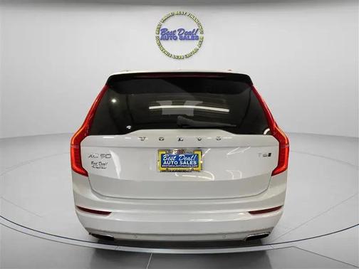 2017 Volvo XC90 T6 Momentum