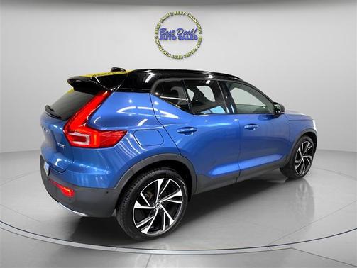 2019 Volvo XC40 T5 R-Design