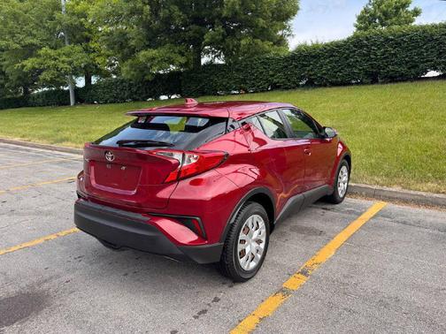 RED 2019 Toyota C-HR XLE