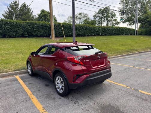 RED 2019 Toyota C-HR XLE