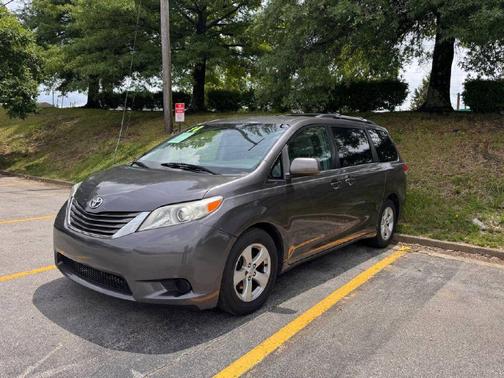 Predawn Gray Mica 2014 Toyota Sienna LE