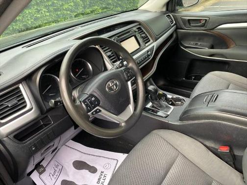 2015 Toyota Highlander LE