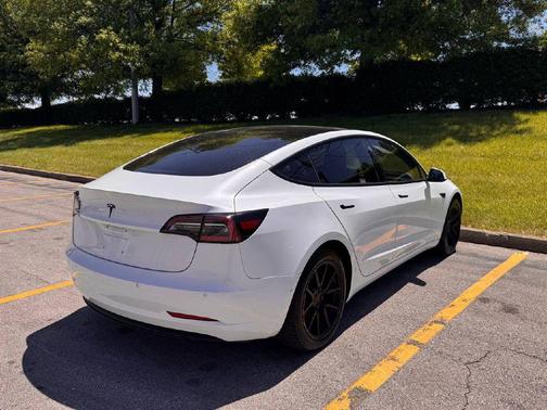 Pearl White Multi-Coat 2018 Tesla Model 3 Standard