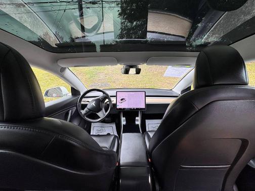 Pearl White Multi-Coat 2018 Tesla Model 3 Standard
