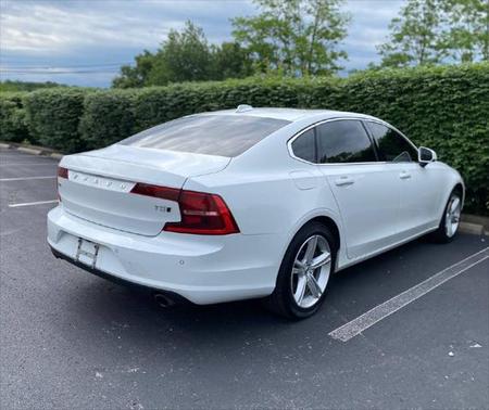 2018 Volvo S90 T5 Momentum