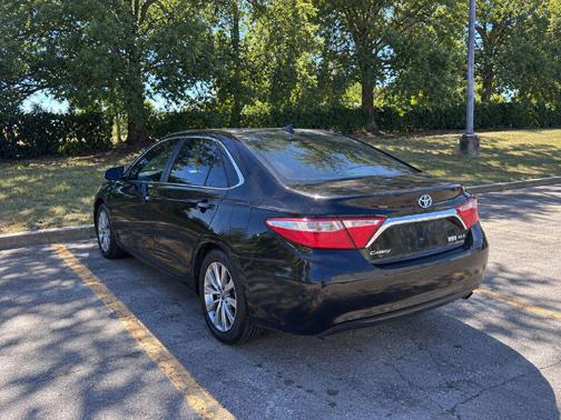 Midnight Black Metallic 2017 Toyota Camry Hybrid XLE