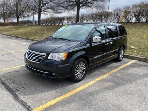 2014 Chrysler Town & Country Touring-L