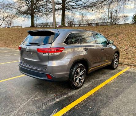 2018 Toyota Highlander LE