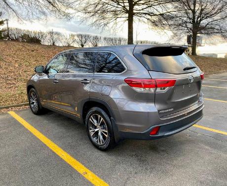 2018 Toyota Highlander LE