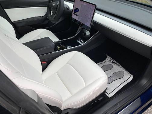 2020 Tesla Model 3 Standard Range