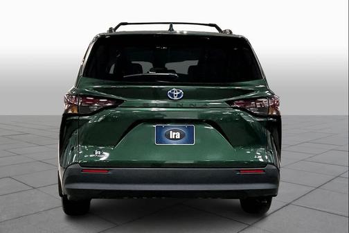 2025 Toyota Sienna LE