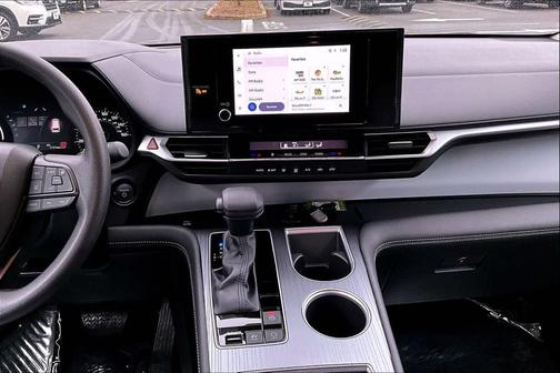 2025 Toyota Sienna LE