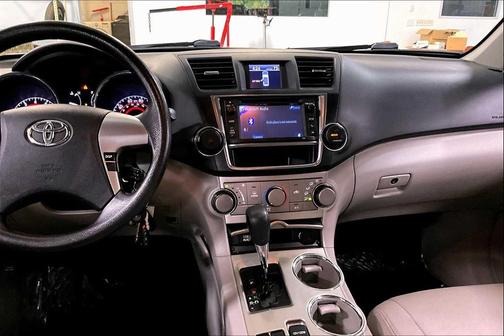 2013 Toyota Highlander SE