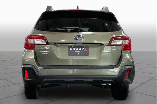 Wilderness Green Metallic 2018 Subaru Outback 2.5i Premium