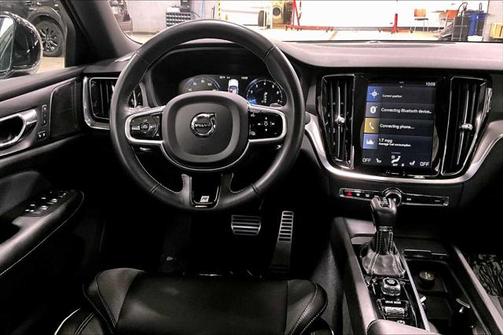 2019 Volvo S60 T6 R-Design
