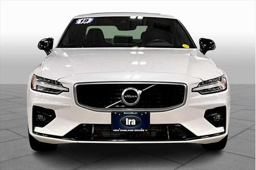 2019 Volvo S60 T6 R-Design