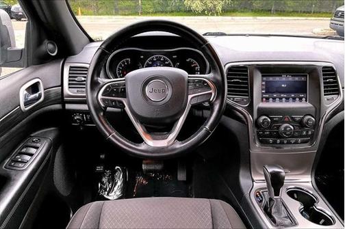 2020 Jeep Grand Cherokee Laredo
