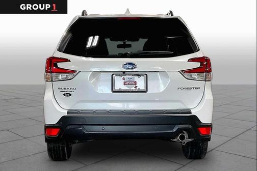 Crystal White Pearl 2023 Subaru Forester Limited