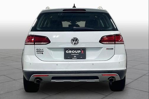 Pure White 2019 Volkswagen Golf Alltrack TSI SE