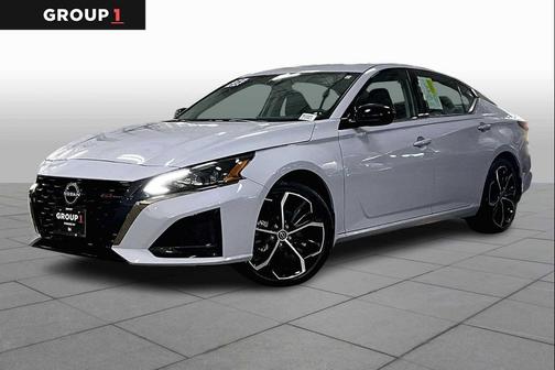 2025 Nissan Altima SR FWD