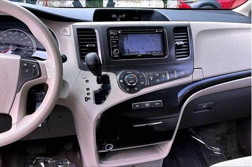 2014 Toyota Sienna LE