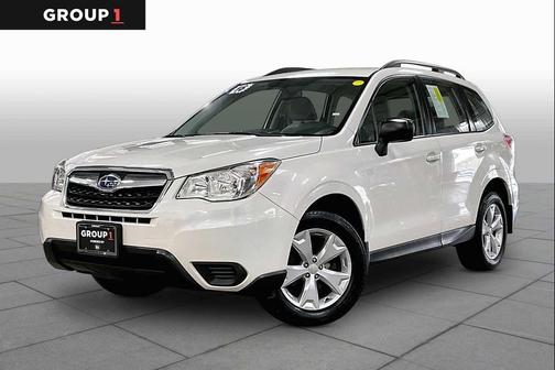 Crystal White Pearl 2016 Subaru Forester 2.5i