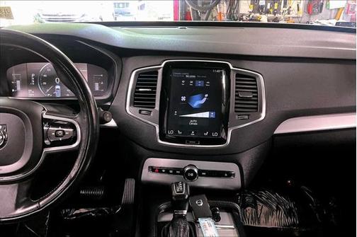 2018 Volvo XC90 T5 Momentum