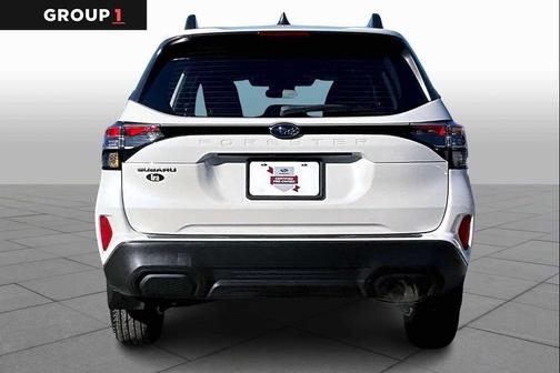 2025 Subaru Forester Base