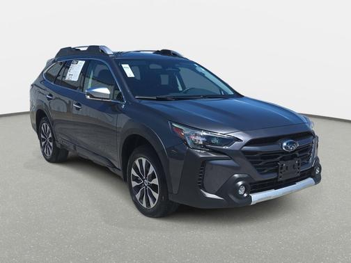 Magnetite Gray Metallic Crystal Black Silica 2025 Subaru Outback Touring
