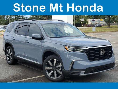2025 Honda Pilot Touring 8-Passenger