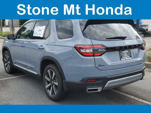 2025 Honda Pilot Touring 8-Passenger