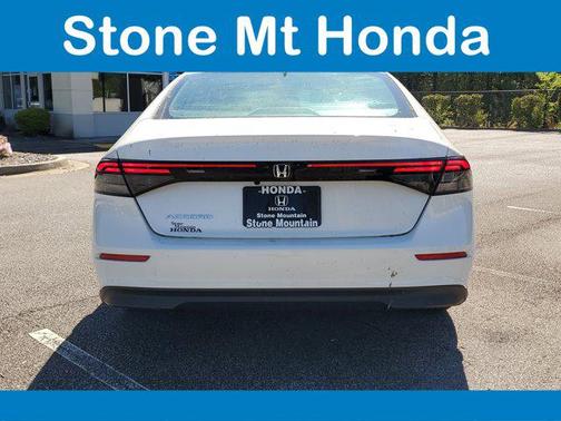 Platinum White Pearl 2025 Honda Accord SE