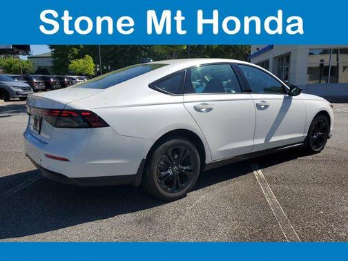 Platinum White Pearl 2025 Honda Accord SE