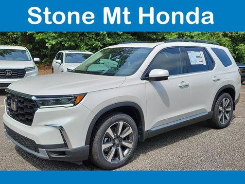2025 Honda Pilot Touring 8-Passenger