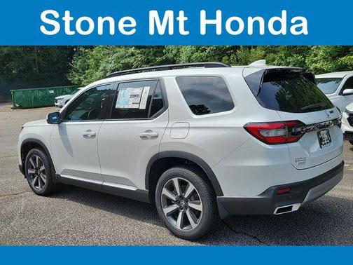 2025 Honda Pilot Touring 8-Passenger
